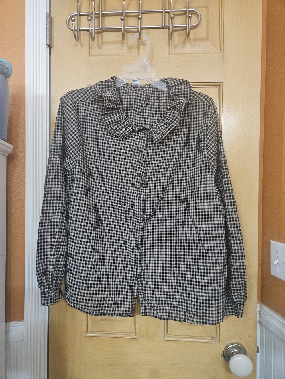 Gingham Ruffle Collar Button-Up Blouse - Black & Tan